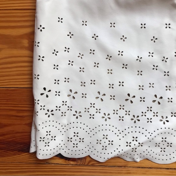 TopShop Cream Leather Cut Out Blouse, NWOT, 6 - Picture 4 of 13